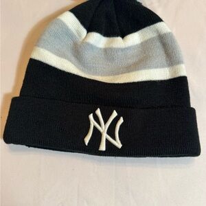 New your Yankees  Black and Gray Beanie
